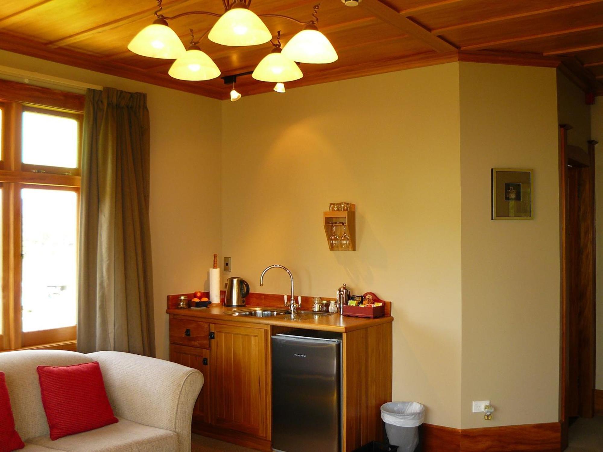 Holly Homestead B&B Franz Josef Room photo